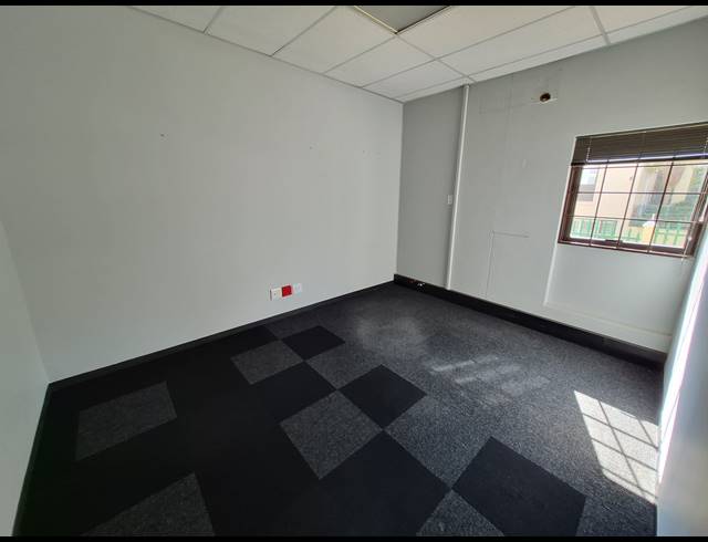905M² OFFICE TO LET IN WOODMEAD